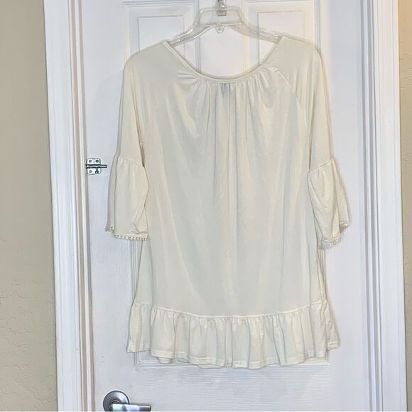 WinWin Crochet Neckline Tunic Cream Color Size Small-Medium - Picture 2 of 9